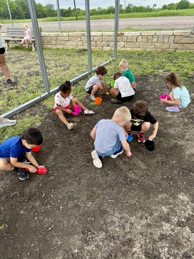 672682881_10242869683181866_1565293423323286976_n